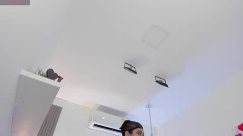 Snapshot of emma_alice_ chatting on February 2026 10:33:01 AM Alice online show from February 2026 10:33:01 AM