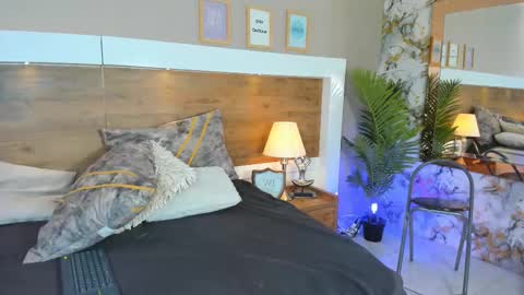 Snapshot of emma_bakker_ chatting on February 2025 03:03:01 PM Emma online show from February 2025 03:03:01 PM