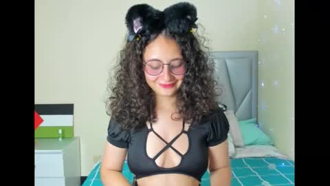 Emma online show from October 2025 07:25:02 PM