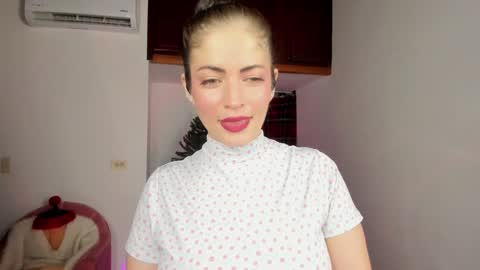 Emma online show from December 2024 08:01:01 AM