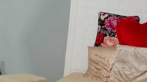 Snapshot of emma_bliss_ chatting on February 2026 08:27:01 PM emma_bliss_ online show from February 2026 08:27:01 PM