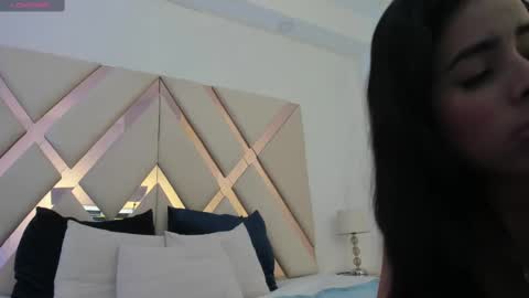 Snapshot of emma_castilloo chatting on February 2025 10:20:02 PM Emma Castillo online show from February 2025 10:20:02 PM