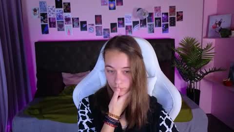 Snapshot of emma_chaser chatting on November 2025 02:06:02 AM emma_chaser online show from November 2025 02:06:02 AM