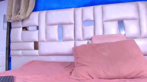 Emma online show from October 2025 03:04:02 AM