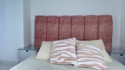 Emma online show from November 2025 03:06:01 AM