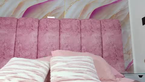 Snapshot of emma_curvy1 chatting on June 2026 03:07:01 AM Emma online show from June 2026 03:07:01 AM