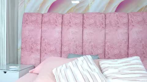 Snapshot of emma_curvy1 chatting on June 2026 03:11:02 AM Emma online show from June 2026 03:11:02 AM
