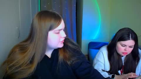 Snapshot of emma_dorn chatting on November 2025 07:23:02 AM Eva online show from November 2025 07:23:02 AM