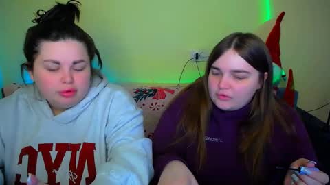 Snapshot of emma_dorn chatting on December 2025 06:44:01 AM Eva online show from December 2025 06:44:01 AM