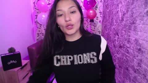 Snapshot of emma_garciaa_ chatting on January 2025 09:48:01 AM emma online show from January 2025 09:48:01 AM