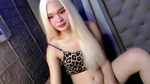 emma_glow69 online show from January 2026 01:37:02 PM
