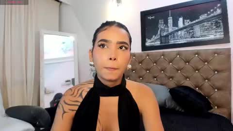 Snapshot of emma_hamilton_ chatting on July 2026 02:03:01 PM emma_hamilton_ online show from July 2026 02:03:01 PM