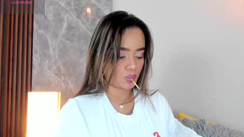 Snapshot of emma_hunter_ chatting on October 2025 03:58:02 AM Emma online show from October 2025 03:58:02 AM