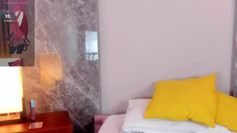 Snapshot of emma_hunter_ chatting on November 2025 04:12:02 AM Emma online show from November 2025 04:12:02 AM