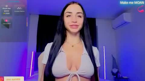 Snapshot of emma_jordan chatting on October 2025 05:08:01 PM Emma online show from October 2025 05:08:01 PM