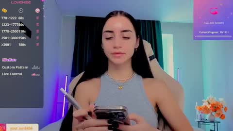 Snapshot of emma_jordan chatting on November 2025 08:35:01 AM Emma online show from November 2025 08:35:01 AM