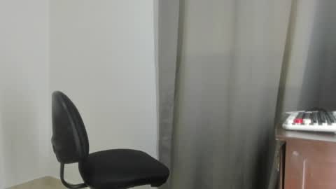 Snapshot of emma_lean chatting on July 2026 11:03:01 PM whises lits online show from July 2026 11:03:01 PM
