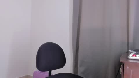 Snapshot of emma_lean chatting on August 2026 10:08:02 PM whises lits online show from August 2026 10:08:02 PM