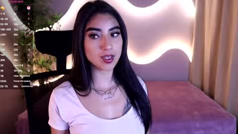 Snapshot of emma_lirys chatting on May 2026 10:40:02 PM Emma online show from May 2026 10:40:02 PM