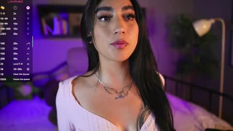 Snapshot of emma_lirys chatting on May 2026 04:09:02 AM Emma online show from May 2026 04:09:02 AM