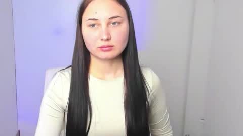 Emma online show from November 2025 12:05:02 PM