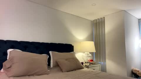 emma_lu1 online show from December 2024 05:22:02 PM