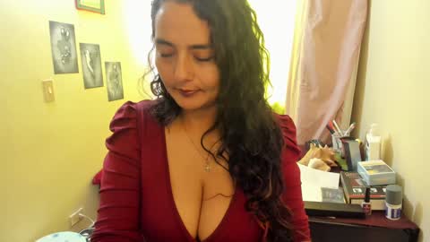 Snapshot of emma_luxy chatting on December 2024 01:10:02 PM emma luxy online show from December 2024 01:10:02 PM