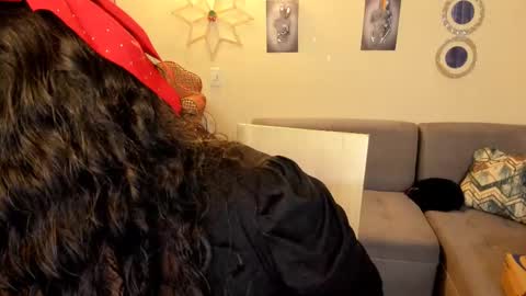 Snapshot of emma_luxy chatting on February 2025 10:42:02 PM emma luxy online show from February 2025 10:42:02 PM