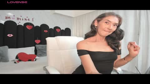 Emma  online show from February 2025 12:11:02 PM