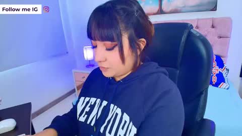 Emma Monserratt online show from February 2026 07:45:01 PM