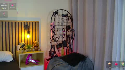 Snapshot of emma_morales_ chatting on April 2026 01:24:02 PM Emma morales online show from April 2026 01:24:02 PM