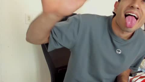 Snapshot of emma_muscle_ chatting on January 2025 12:59:01 AM emma online show from January 2025 12:59:01 AM