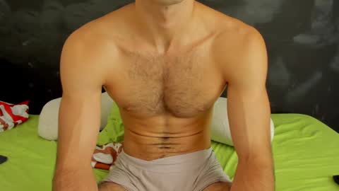 Snapshot of emma_muscle_ chatting on January 2025 05:42:02 PM emma online show from January 2025 05:42:02 PM