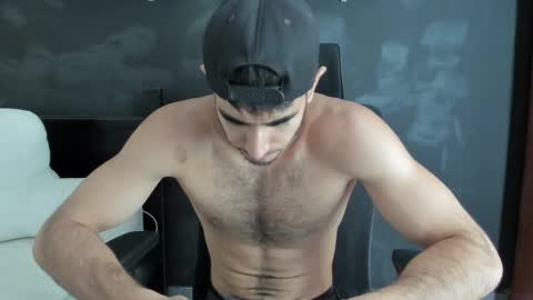 Snapshot of emma_muscle_ chatting on February 2025 09:26:02 PM emma online show from February 2025 09:26:02 PM