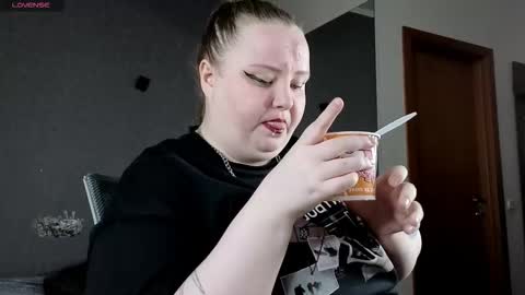 Snapshot of emma_razoom chatting on September 2025 06:24:01 AM Emma Razumovskaya online show from September 2025 06:24:01 AM