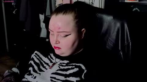 Snapshot of emma_razoom chatting on October 2025 09:16:02 PM Emma Razumovskaya online show from October 2025 09:16:02 PM