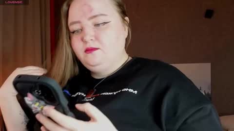 Emma Razumovskaya online show from November 2025 07:09:01 AM