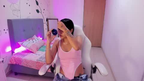 emma_rouxx online show from March 2026 07:14:01 PM