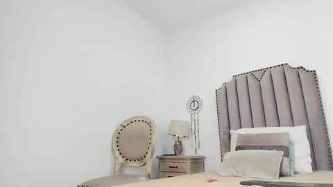 emma scott 7 online show from December 2025 11:08:02 AM