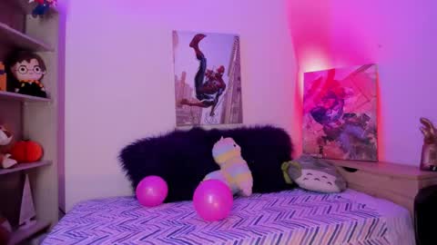 Snapshot of emma_soffia chatting on November 2025 05:36:02 PM EMMA online show from November 2025 05:36:02 PM