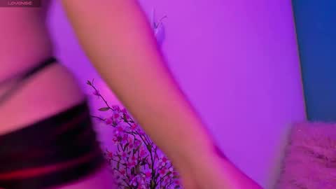 Snapshot of emma_soffia_ chatting on December 2025 11:45:01 PM EMMA online show from December 2025 11:45:01 PM