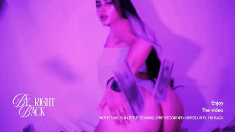 Snapshot of emma_whitee_ chatting on November 2025 12:16:02 PM emma_whitee_ online show from November 2025 12:16:02 PM