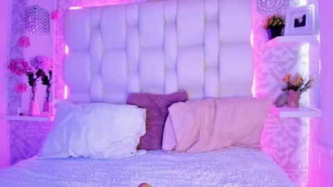 emmaa00_ online show from February 2026 04:44:02 PM