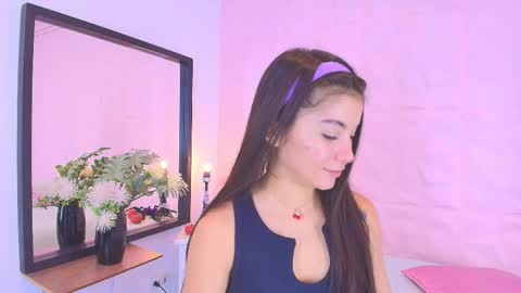 Emma  online show from October 2025 07:19:02 PM