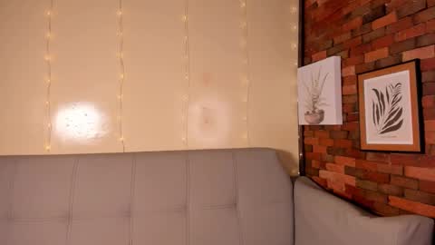 Snapshot of emmaconneer chatting on December 2024 06:58:01 AM Emma online show from December 2024 06:58:01 AM