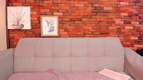 Snapshot of emmaconneer chatting on January 2025 12:26:02 AM Emma online show from January 2025 12:26:02 AM