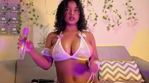 Snapshot of emmaconneer chatting on September 2025 10:32:01 PM Emma online show from September 2025 10:32:01 PM