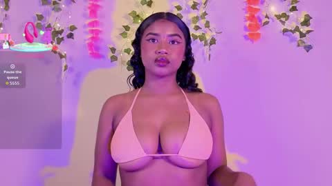 Snapshot of emmaconneer chatting on November 2025 05:07:01 PM Emma online show from November 2025 05:07:01 PM