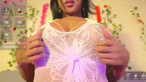 Snapshot of emmaconneer chatting on December 2025 04:14:01 PM Emma online show from December 2025 04:14:01 PM