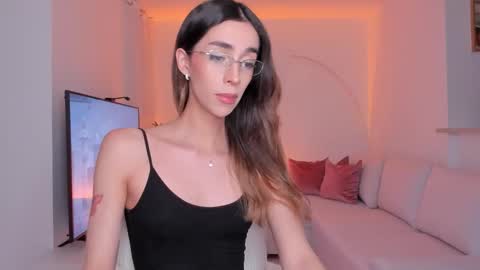 Snapshot of emmacorrea chatting on September 2025 02:11:02 AM Emma voger online show from September 2025 02:11:02 AM